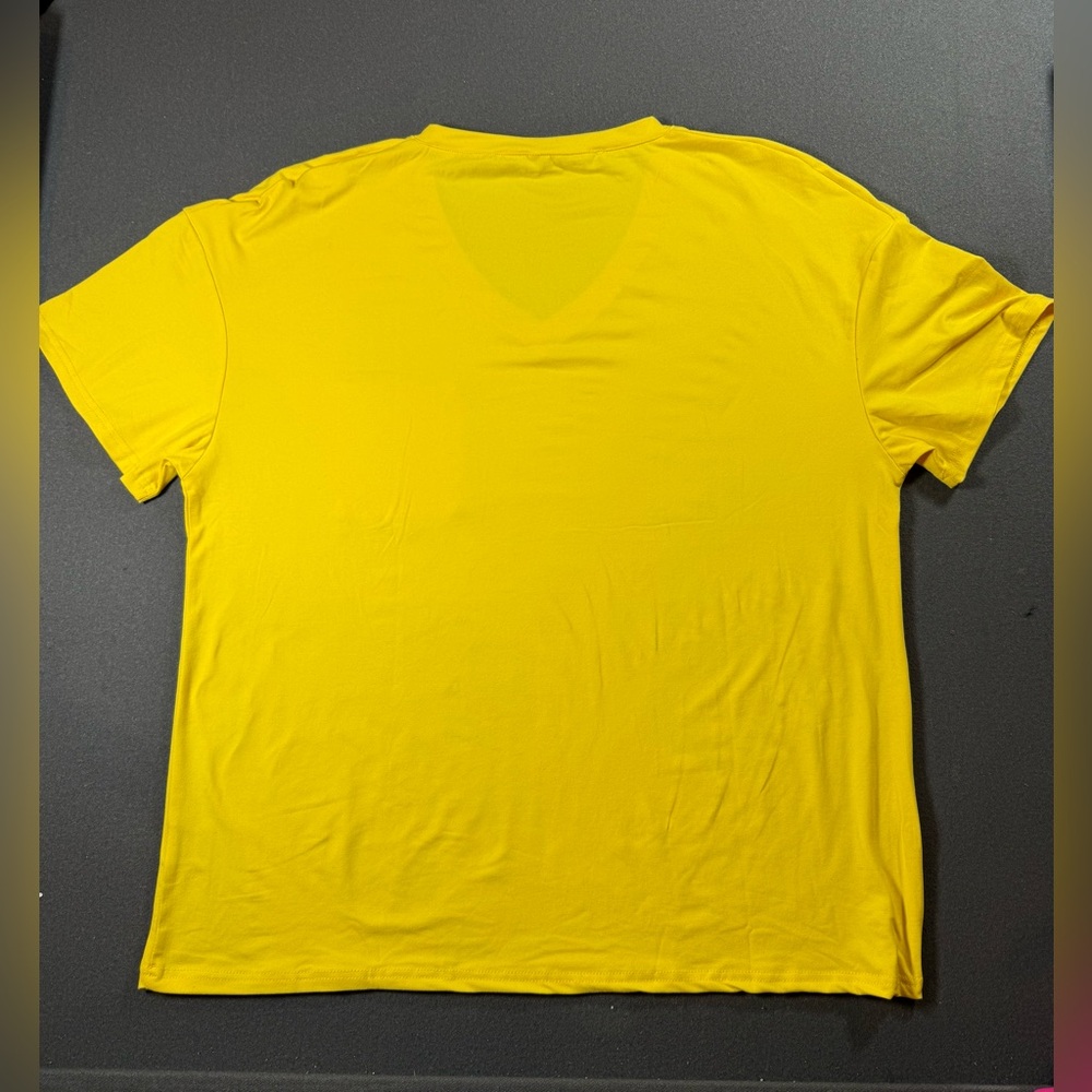 V-Neck Pocket Shirts, 2 pack, Yellow & Hot Pink, Women’s 2XL - Picture 3 of 10